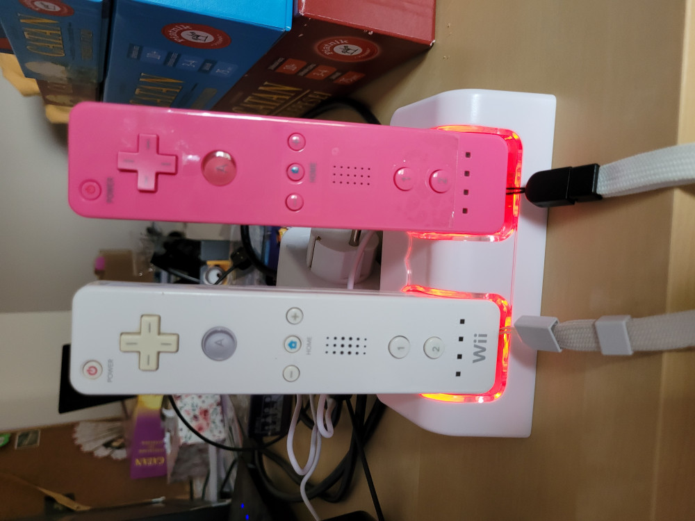   Nintendo Wii kontroller dokkoló töltőállomás + 2db akkumulátor
